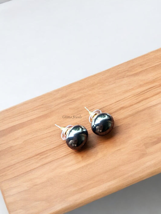 Black Pearl Studs